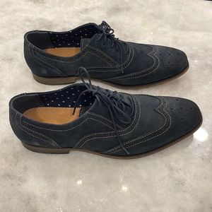 Navy Wing tips. Size 9 1/2